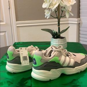 Adidas yung -96 size 10 men. F97182